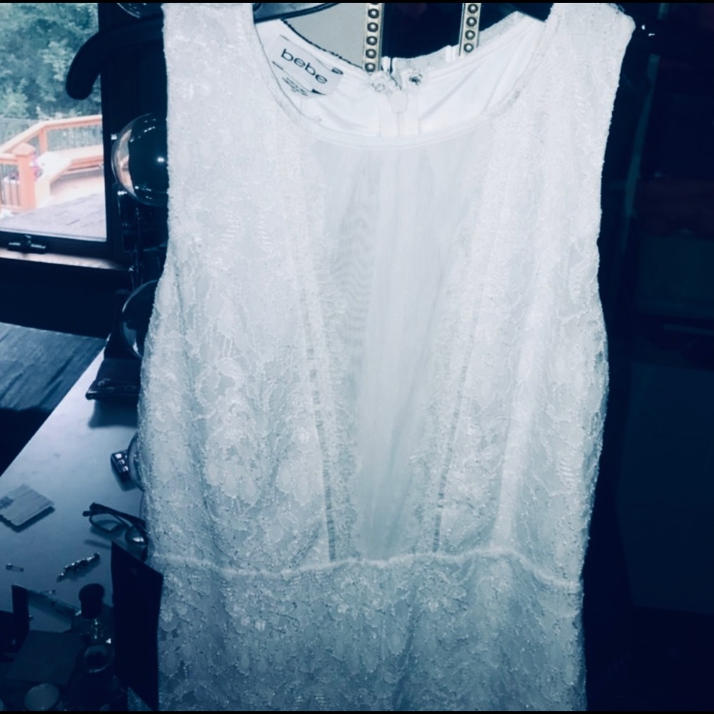 ‼️SOLD‼️⭐️NEW⭐️Bebe White Lace Deep V Romper - Picture 2 of 9